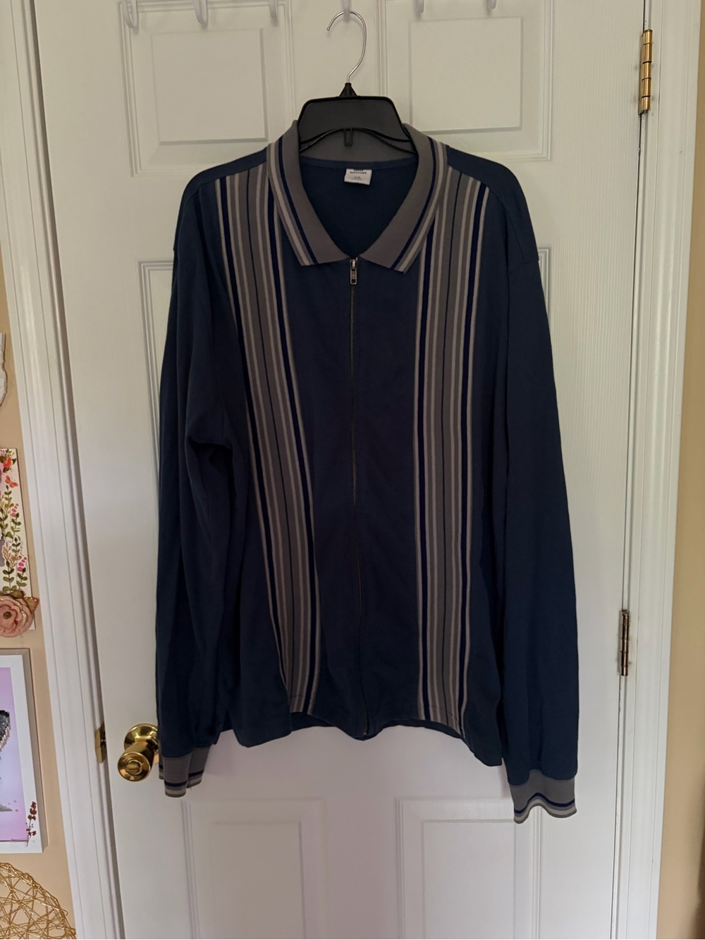Urban Outfitters retro-inspired blue full-zip cardigan XL